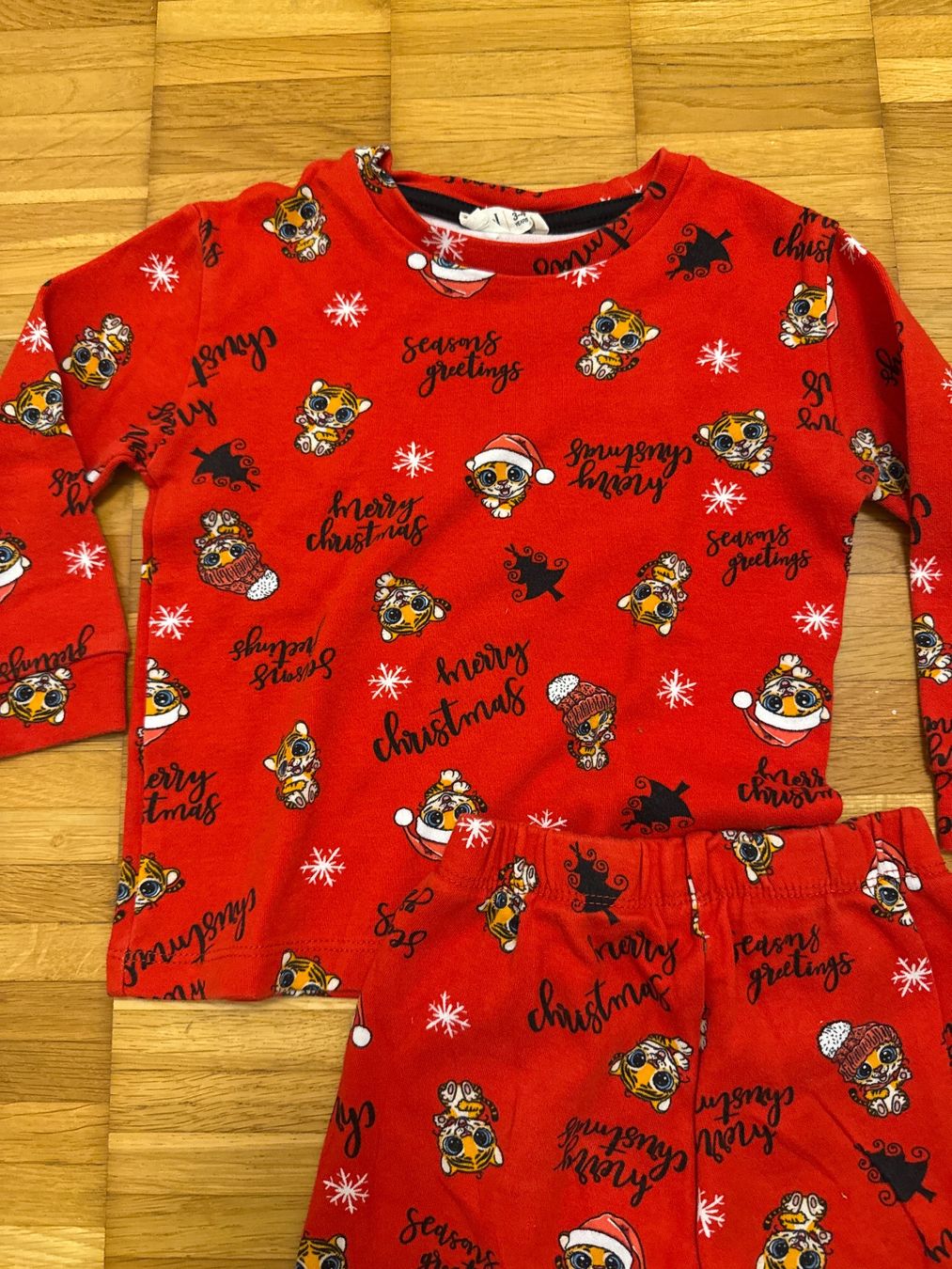 Pigiama & Simili: Weihnachts Pyjama Gr 104 – Usato da Richterswil venduto da Eunoia85 1