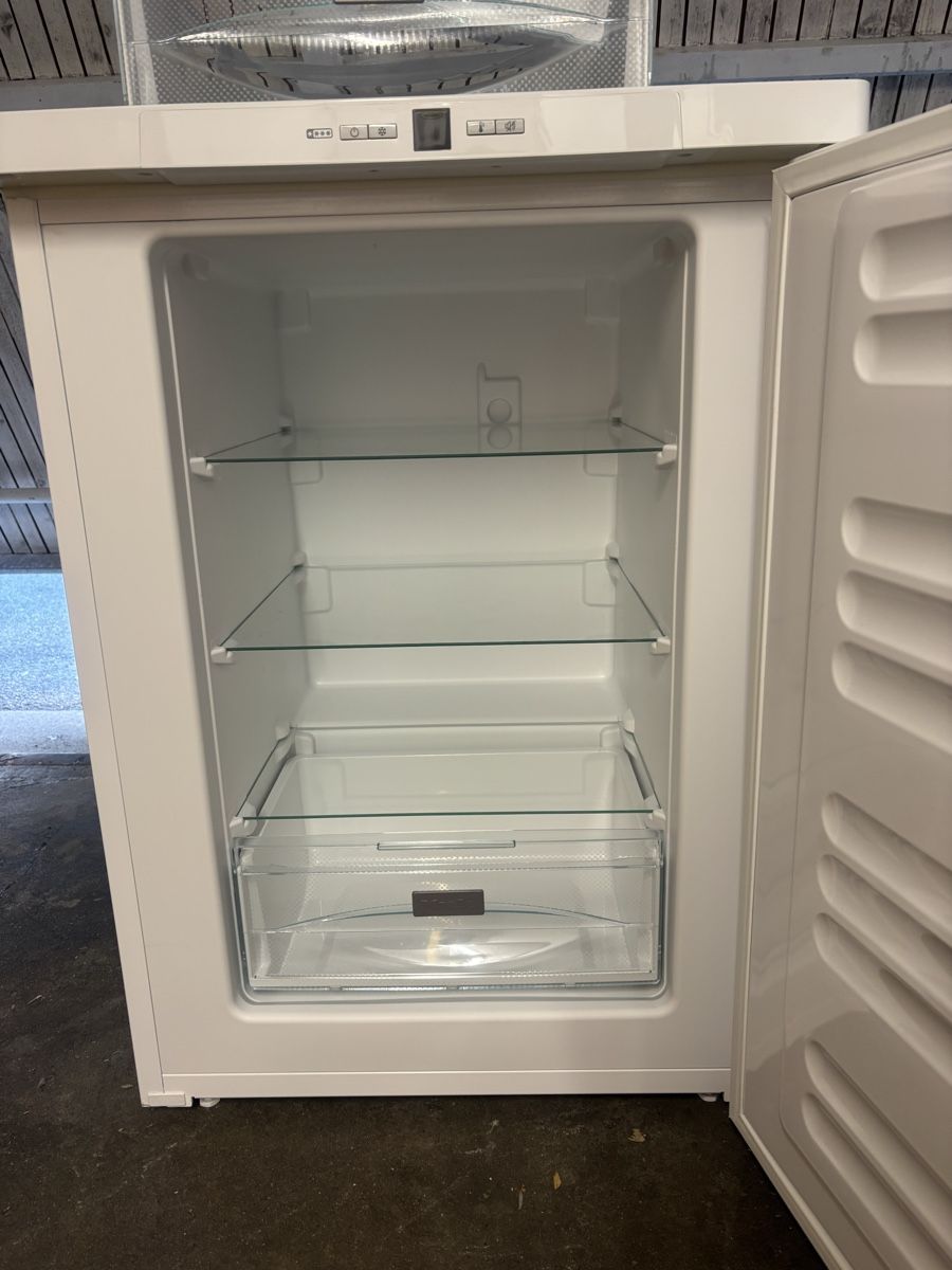 Congélateurs: MIELE Gefrierschrank  – D'occasion à Gränichen par R.7 3