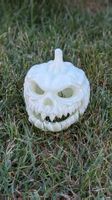 Halloween Kürbis leuchtet im Dunkeln neu