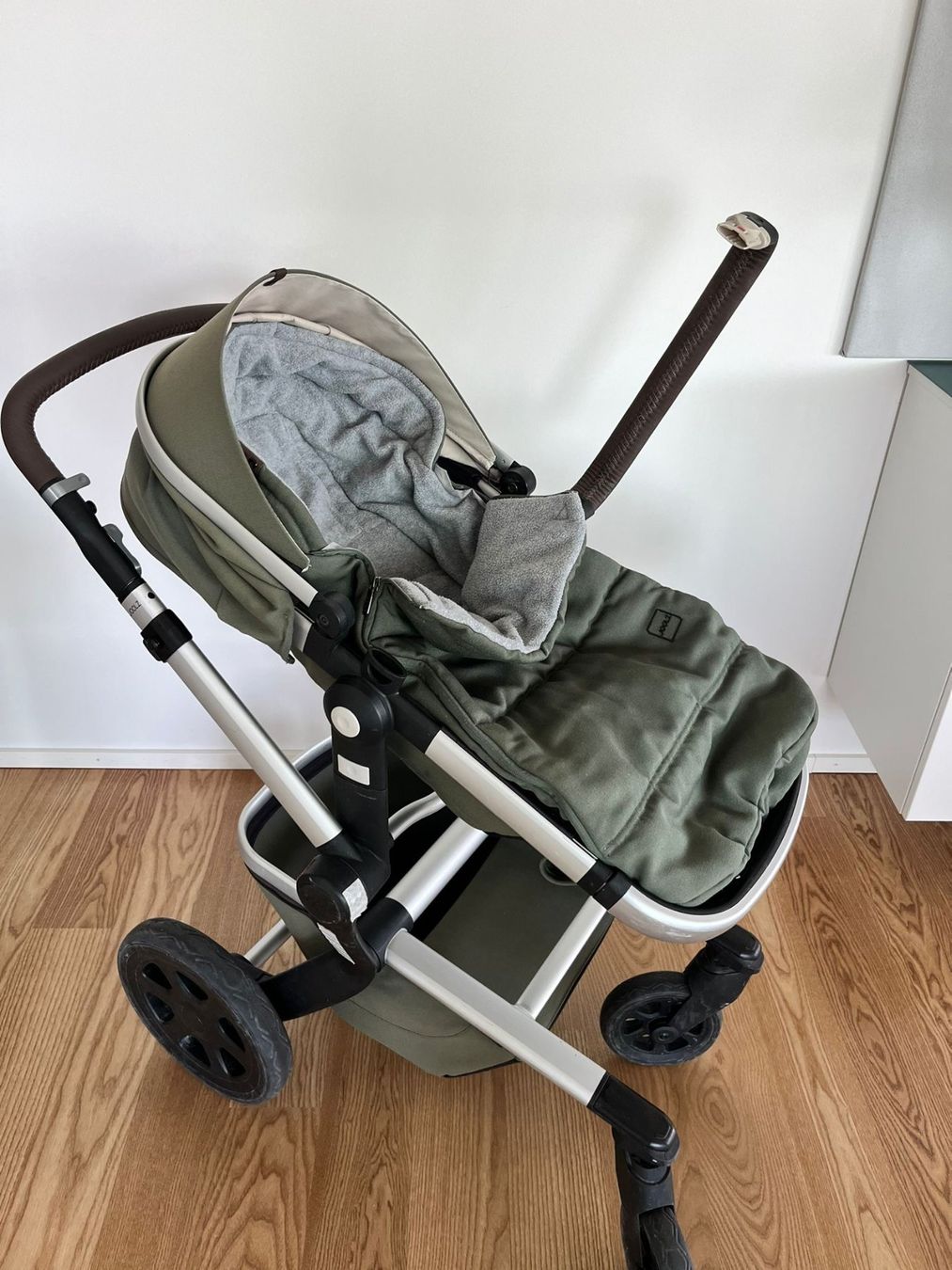 Joolz Carrozzine: Kinderwagen Joolz Day3 in "Marvellous Green" – Usato da Zürich venduto da BT_Zurigo 2