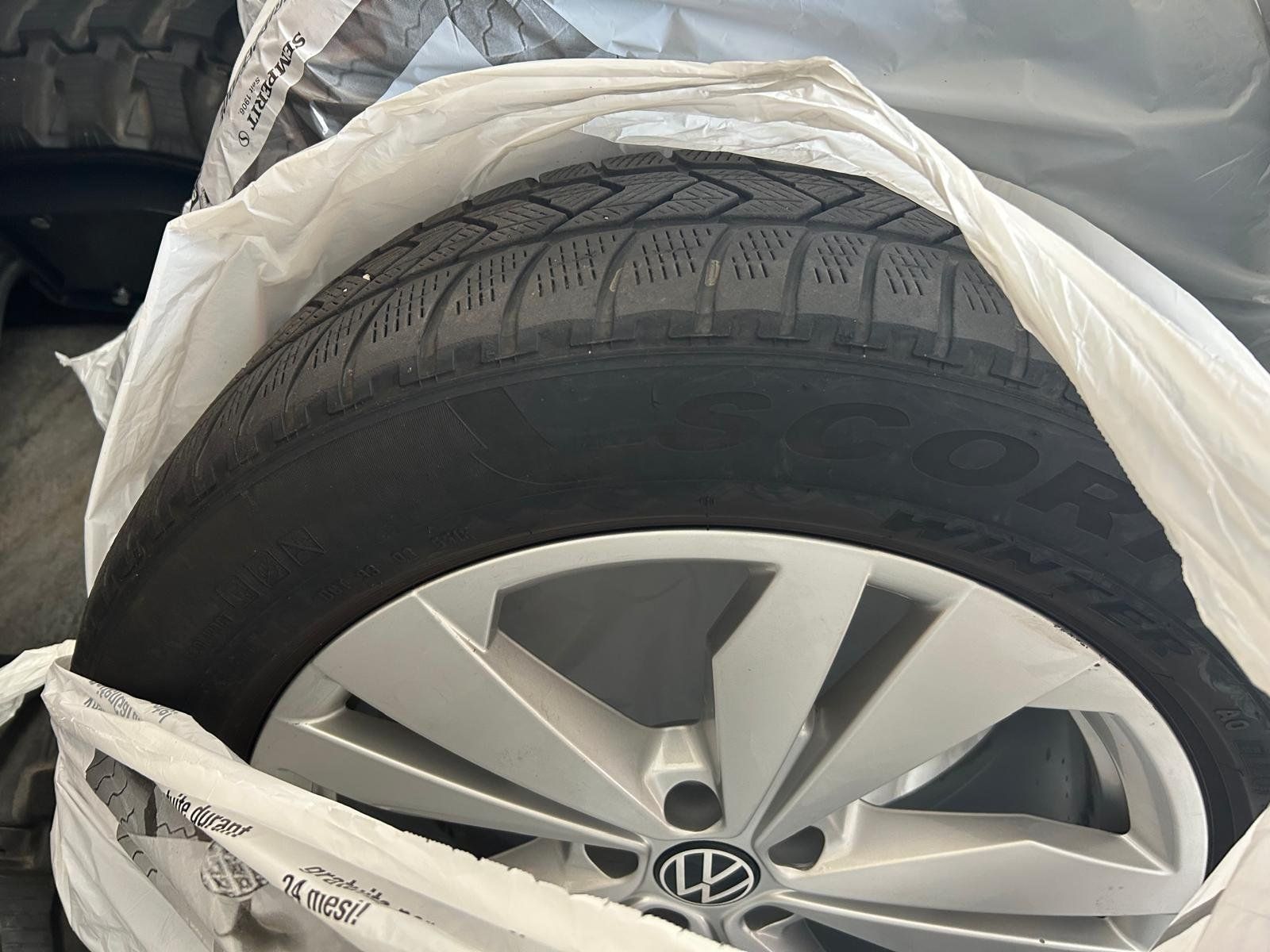 Pneus & Roues: VW -4 Kompletteräder – D'occasion à Balsthal par Cumulunimbus