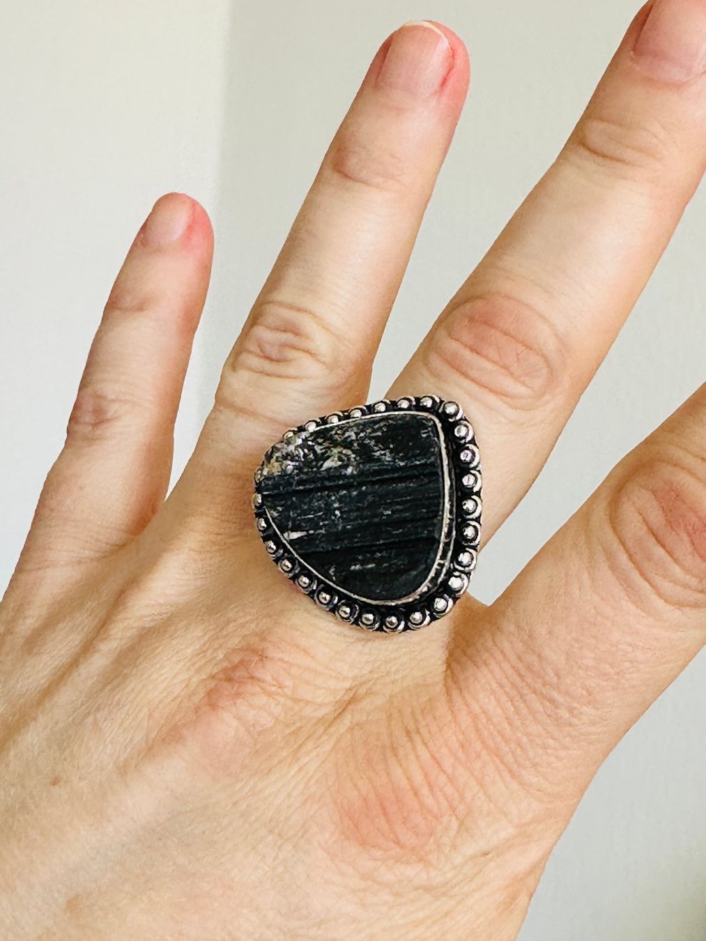 Anelli: Black Tourmaline ring size 58 (18) – Nuovo e nell'imballaggio originale da Genève venduto da AWWA 1