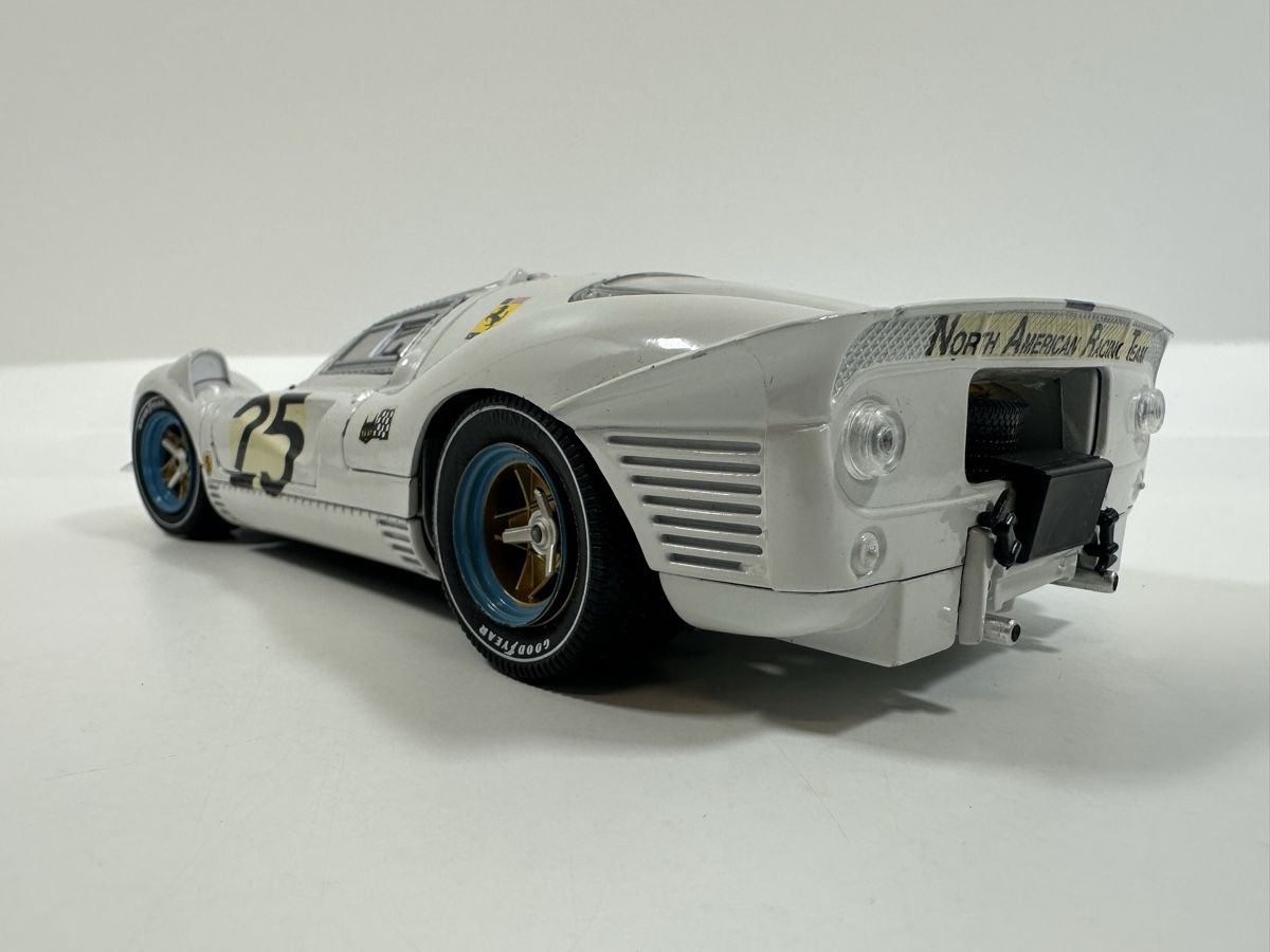 Jouef Modellini d'auto: Ferrari 330 P4 1:18, weiss, Racing, JOUEF EVOLUTION – Usato da Zofingen venduto da rf9_x2xt 3