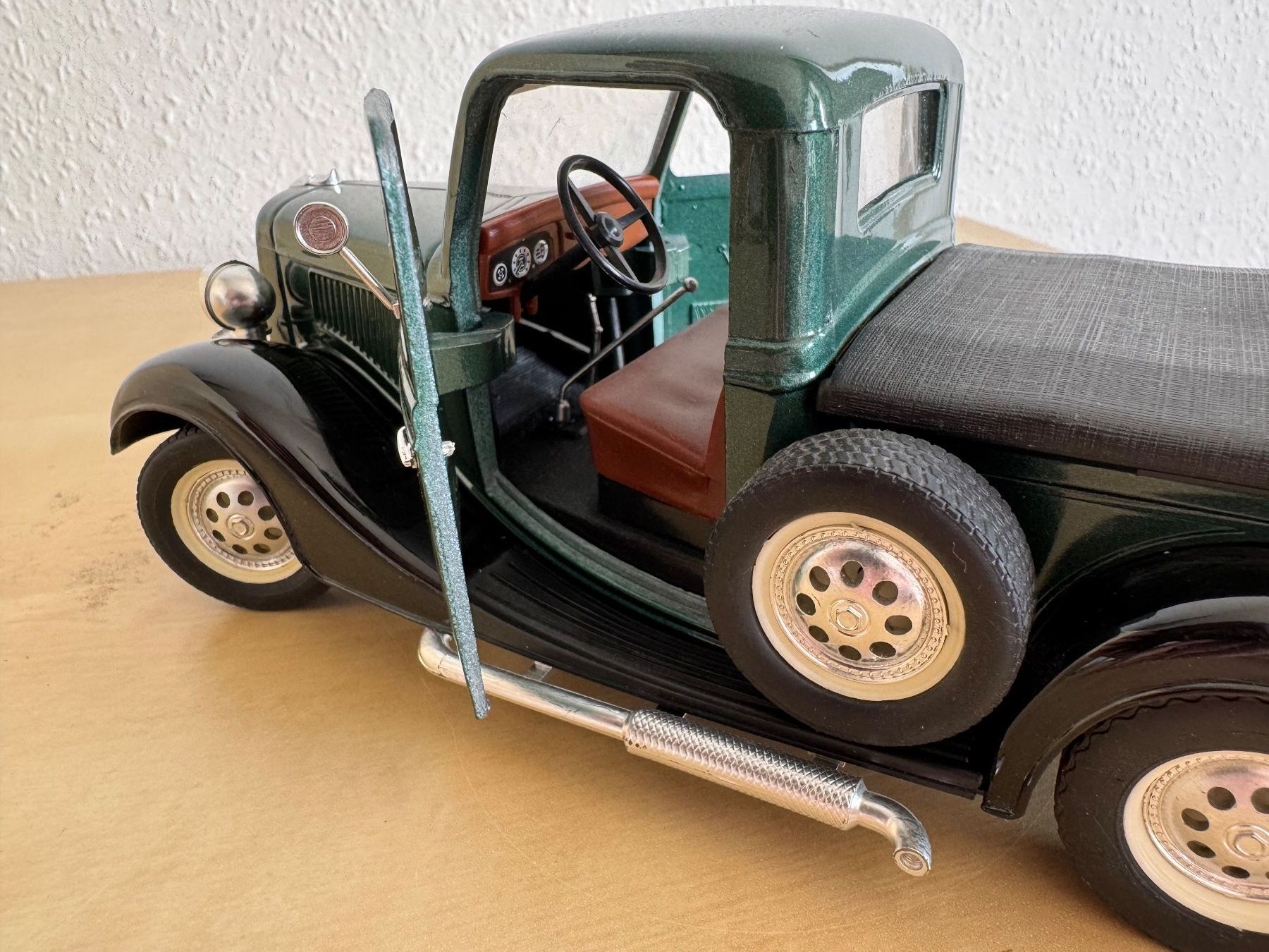 Ford Modellini d'auto: Modell-Auto Ford Pickup V8 1936 – Nuovo (secondo la descrizione) da Luzern venduto da lbreu 3