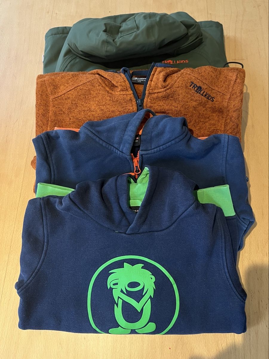 Lotti & Set di vestiti: Winter Kleiderpaket Jungs gr.140 – Usato da S. Carlo GR venduto da sassalb
