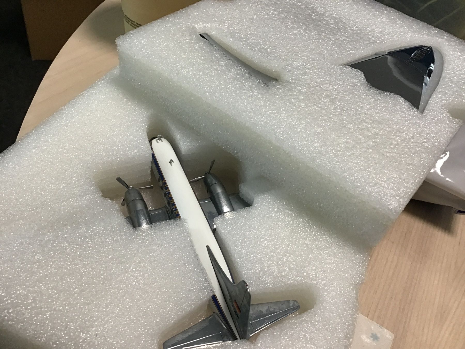 Lufthansa Kit di modellismo & Modellini statici: Lufthansa Flugzeug Modell CONVAIR 440 1:200 – Nuovo (secondo la descrizione) da Männedorf venduto da Modell-Spezialisten 4