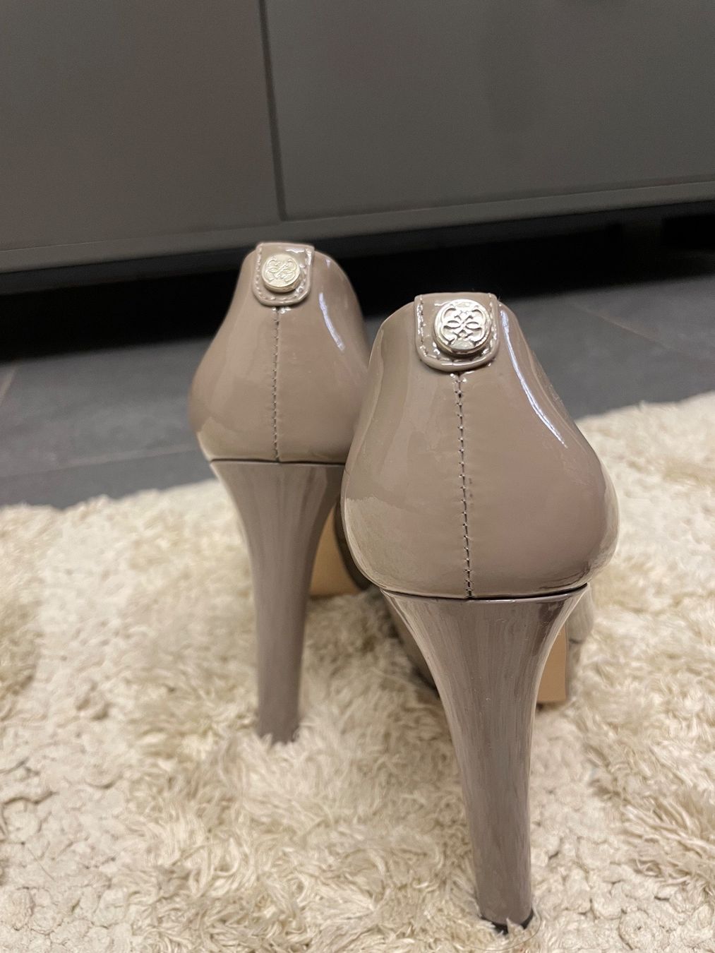 Guess Scarpe da donna: Guess Pumps – Usato da Zürich venduto da Ekaterinek 3