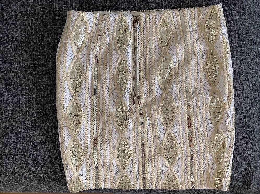 Röcke: Vends mini-jupe Femme à Sequins – Gebraucht aus Crans VS von cei_qws7 1