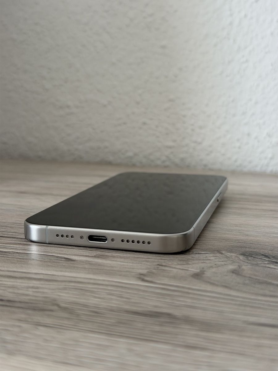 Apple Telefoni cellulari / Smartphones: iPhone 15 Pro Max – Usato da Wetzikon ZH venduto da ber_pr6n 4