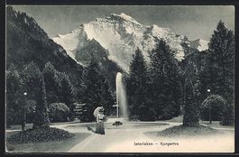 Interlaken, Spaziergängerin am Springbr