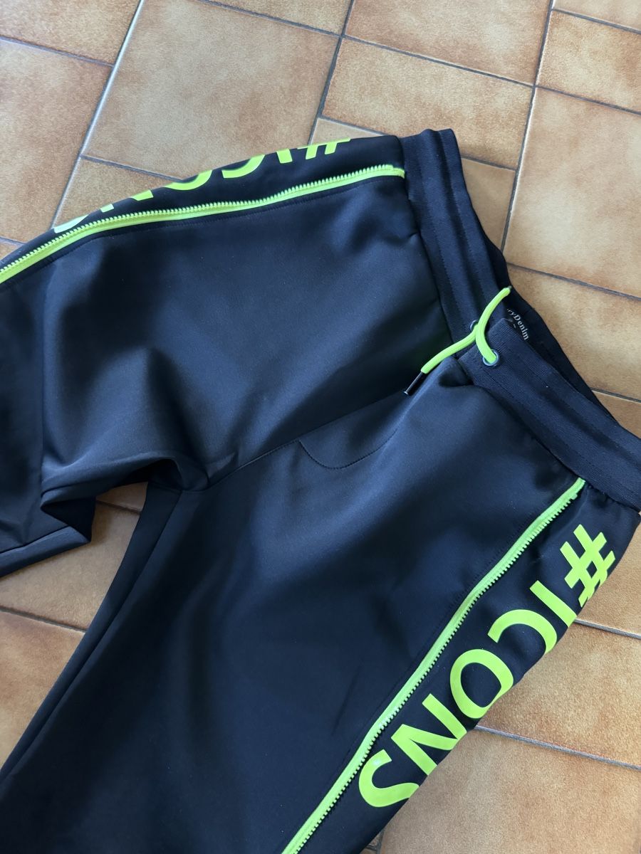 Pantaloni: Pantalon jogging icon noir/jaune XL – Usato da Veyrier venduto da kimedovapa 1