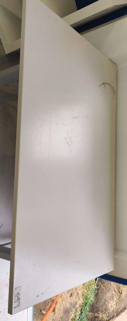 Scrivanie: Schreibtisch ab 10Rappen – Usato da Kaltbrunn venduto da leo.vogel