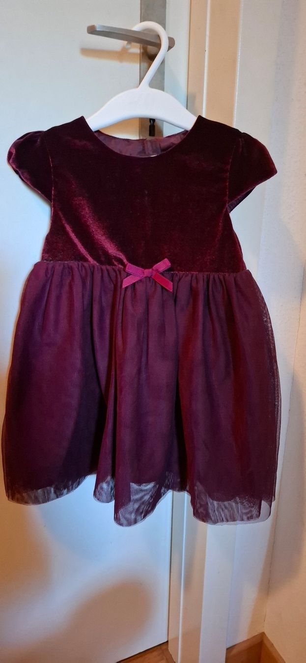 H&M Kleider & Röcke: Robe bordeau en velours H&M, bébé taille 92 – Gebraucht aus Lausanne von GeoTrouvetou1952