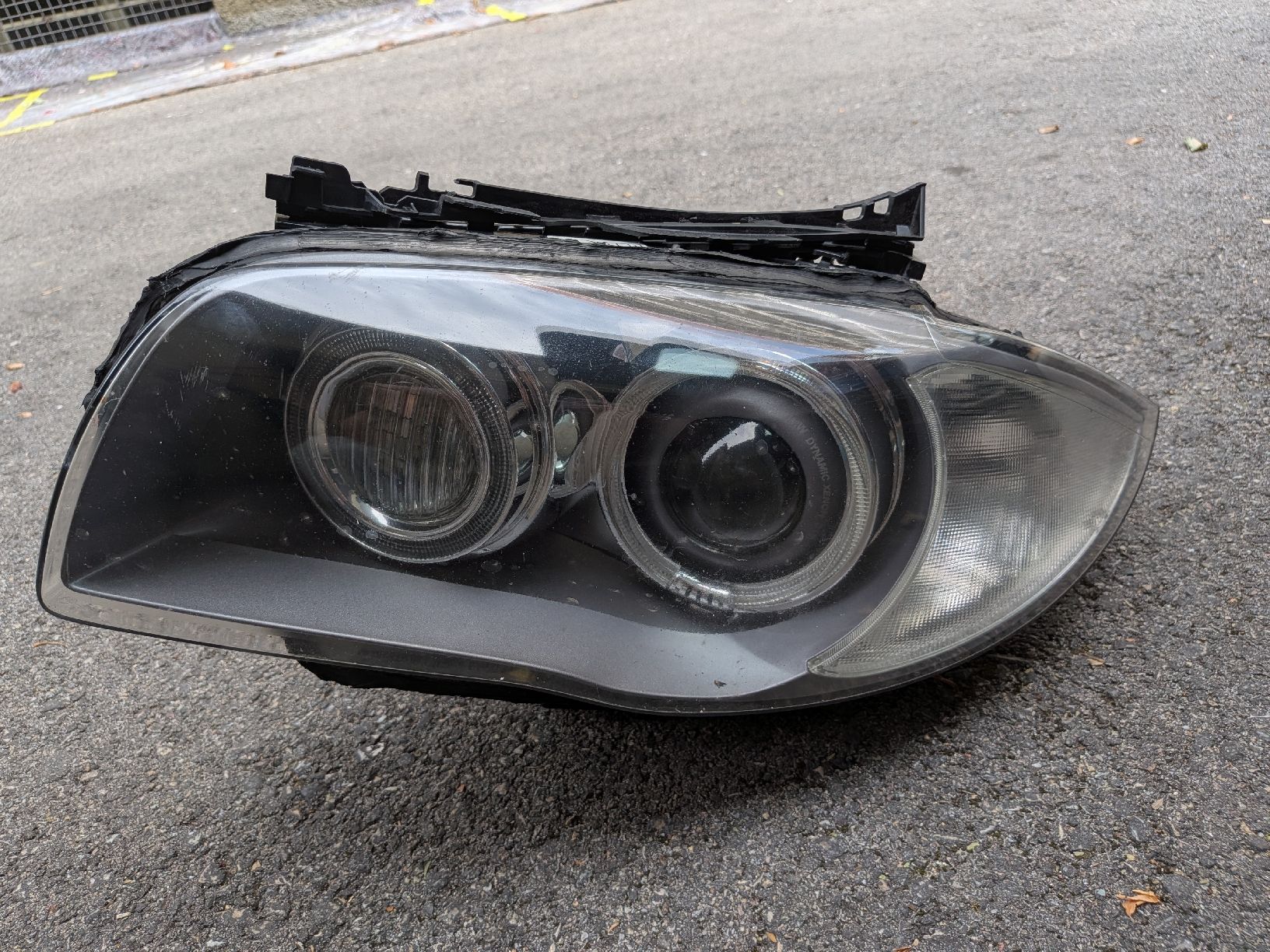 BMW Scheinwerfer: Frontschweinwerfer Phare Xénon BMW E87 LCI – Gebraucht aus Neuchâtel von cos_kq2s