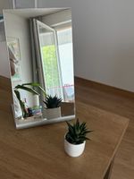 Spiegel silberfarben mit Fuss guter Zustand