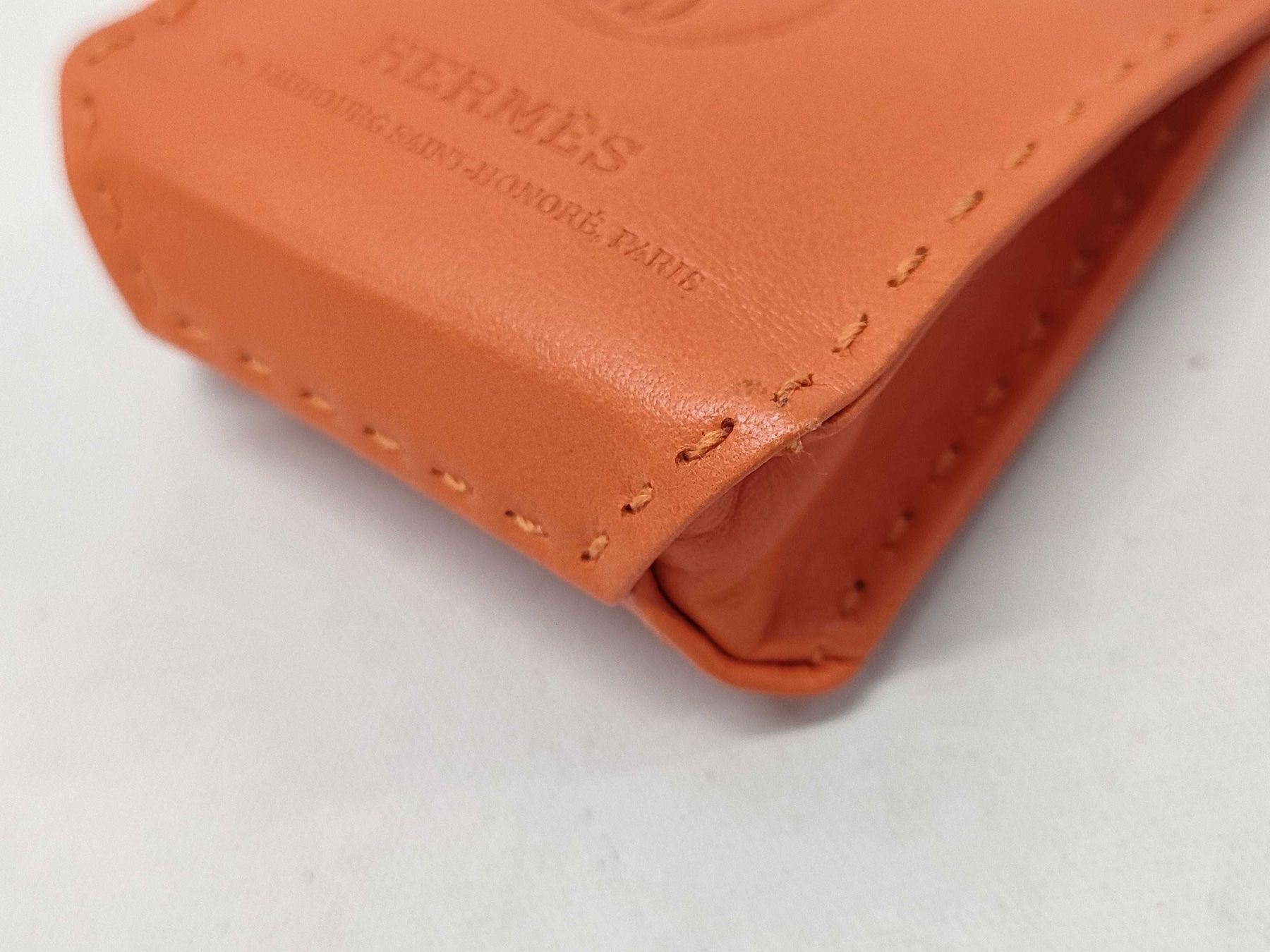 Hermès Schlüsselanhänger & - bänder: Hermes Sac Orange Bag Charm – Gebraucht aus St. Gallen von Love_Luxury 2