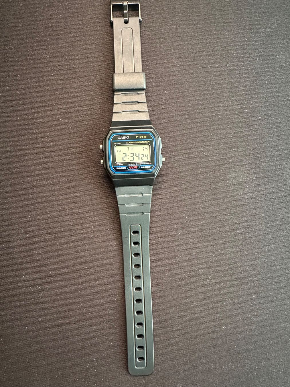 Casio Orologi: Casio F-91W Klassiker Retro Digital Uhr – Usato da Grenchen venduto da redstar03 1