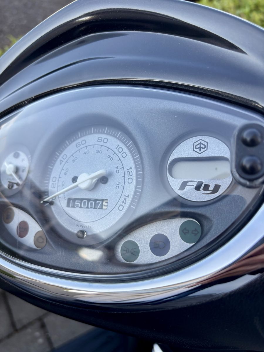 Piaggio Scooter: Piaggio Fly 125 Schwarz 15000km gebraucht – Usato da Ulisbach venduto da gfalafao 4