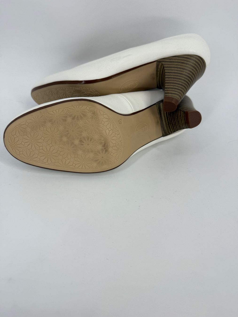 Graceland Scarpe da donna: Weisse Pumps Gr. 40 von Graceland – Usato da Auenstein venduto da moin. 3