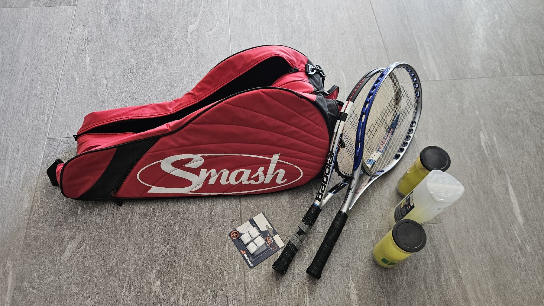Raquettes: Tennis Rackets und Tasche Set  – D'occasion à Bassersdorf par wedam1981