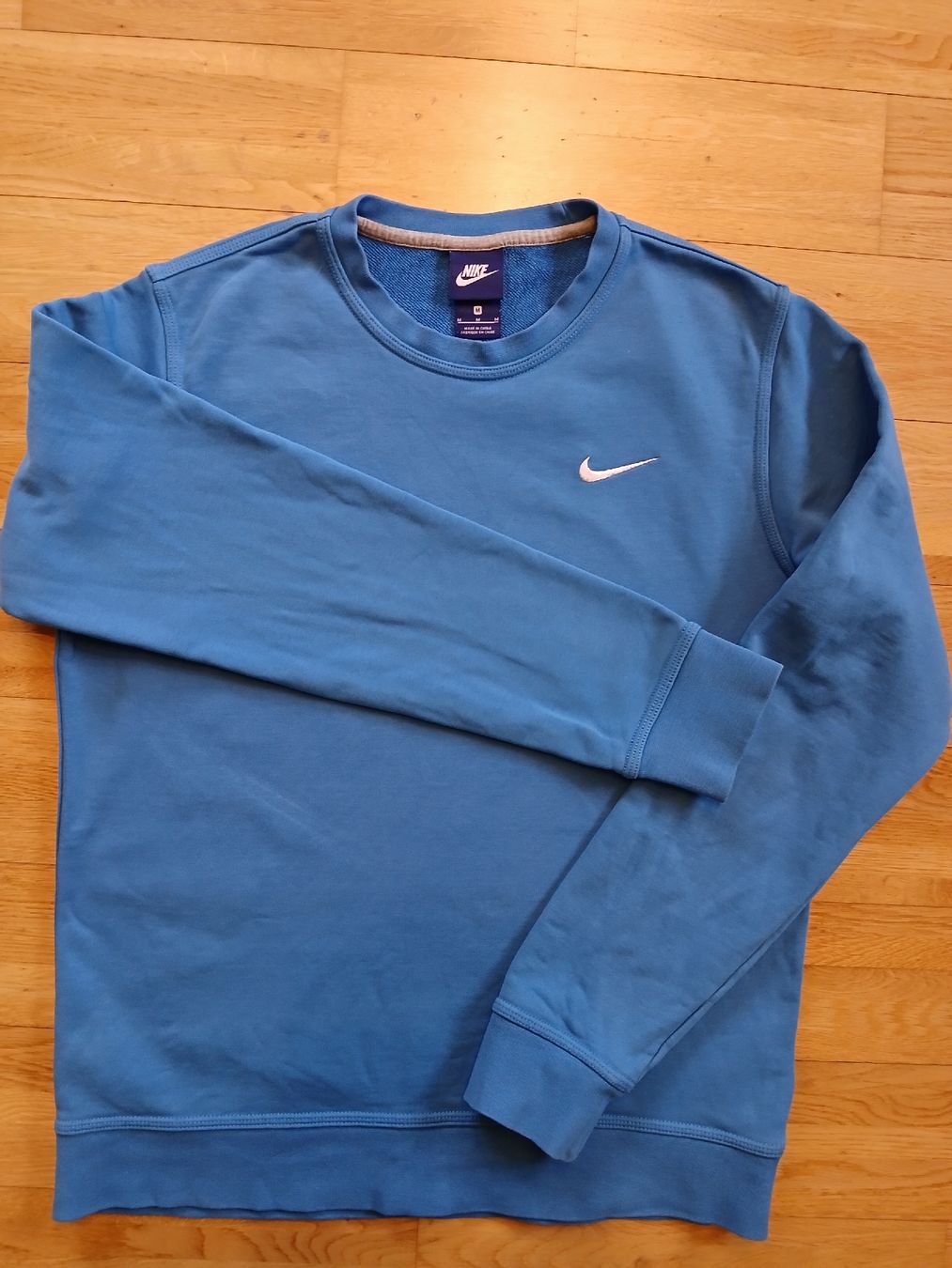 Nike Pullover & Sweatshirts: nike Pullover M – Gebraucht aus recherswil von papamoll71