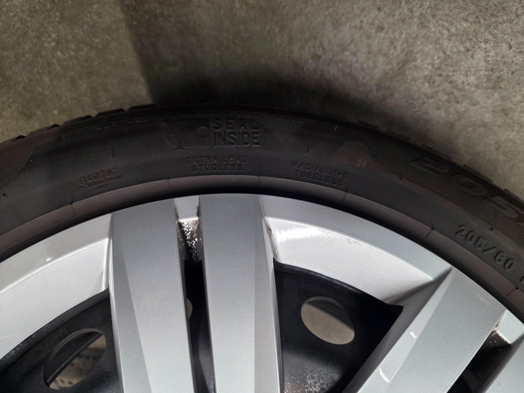 Volkswagen Pneus & Kompletträder: VW Touran Winterradsatz – Gebraucht aus Gähwil von schmidgarage9534 3