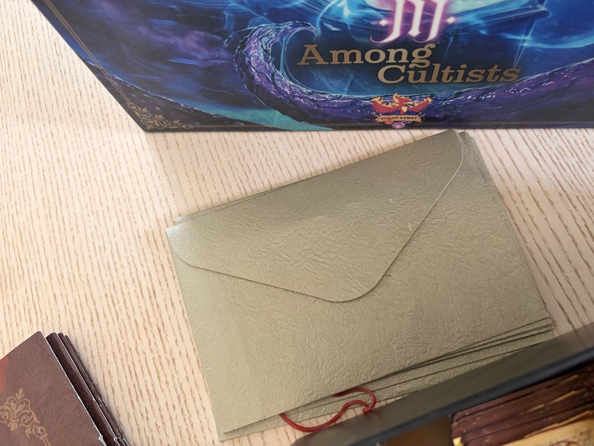 Giochi: Among Cultists: A Traitor Game – Usato da Wädenswil venduto da cla_m9tj 7