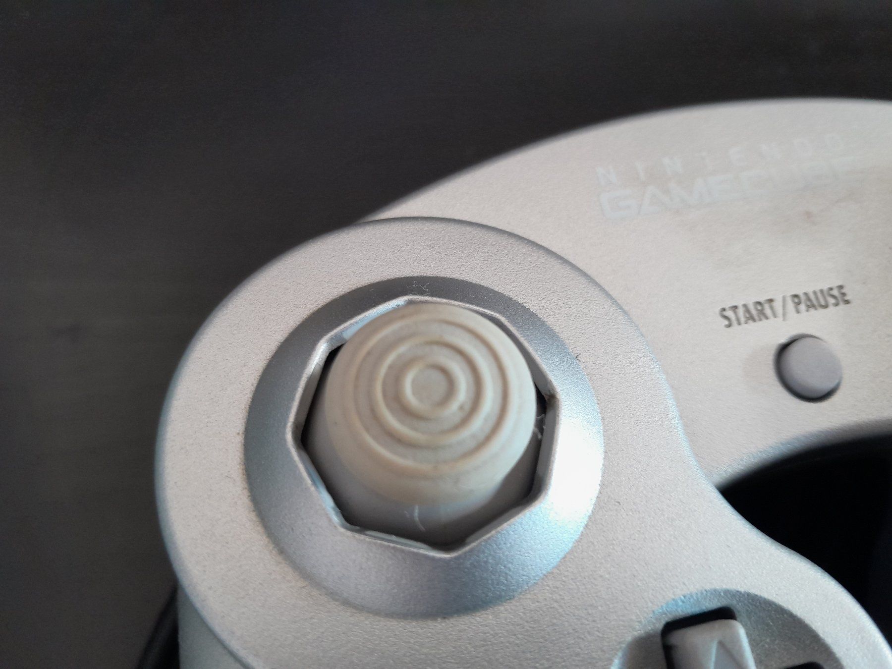 Nintendo Controller: 2x Original Gamecube Controller – Gebraucht aus Thun von  4