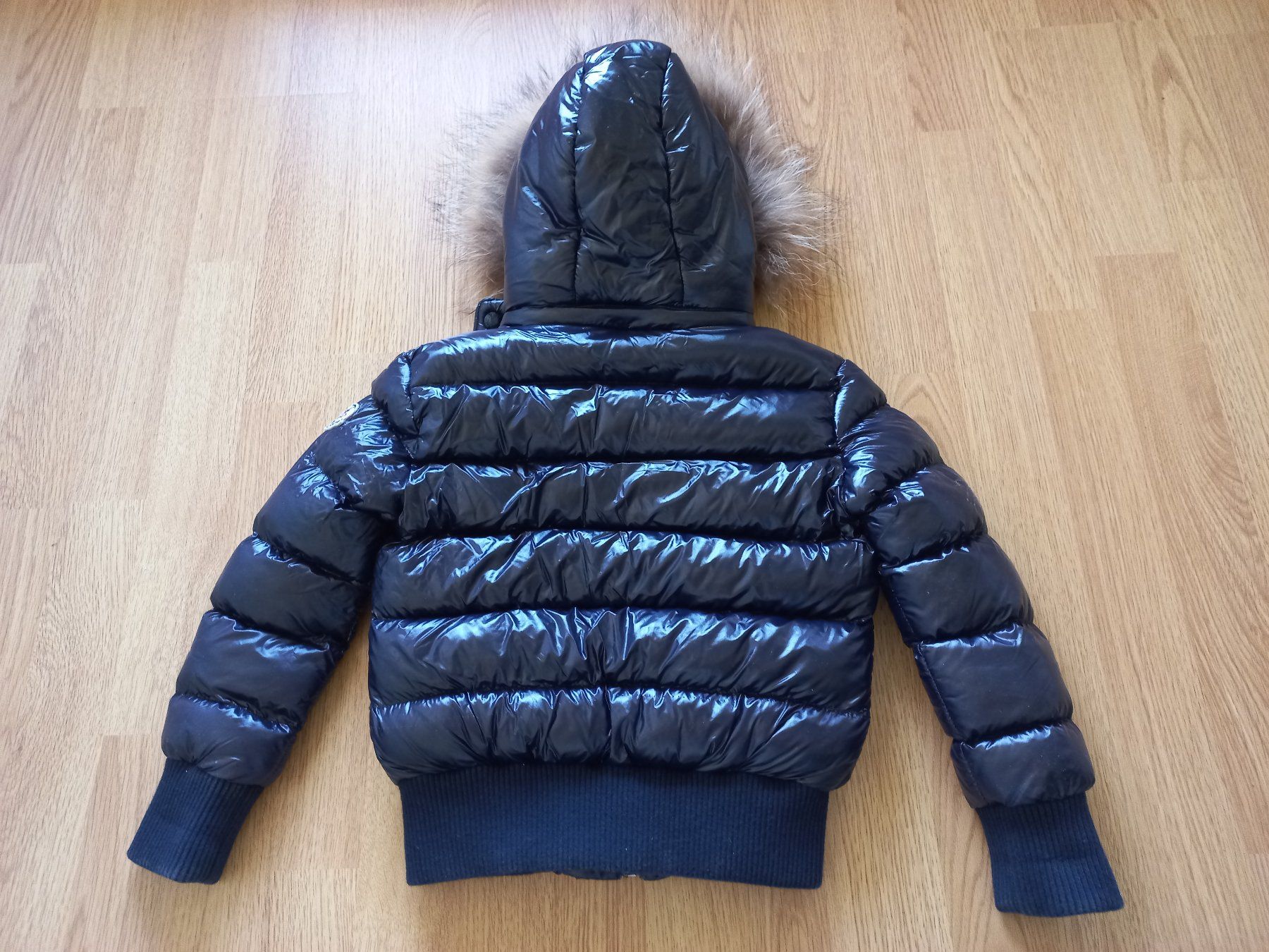 Moncler Jacken & Mäntel: Moncler Winterjacke mit Pelz – Gebraucht aus Langnau am Albis von kit_l9h5 1