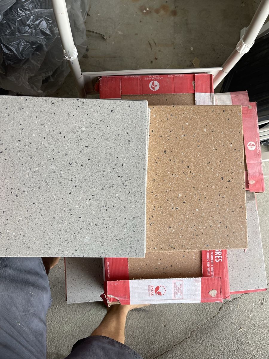 Rivestimenti per pavimenti: Carrelage Granitogres 30x30 Neuf – Nuovo e nell'imballaggio originale da Vex venduto da Gambazzif 2