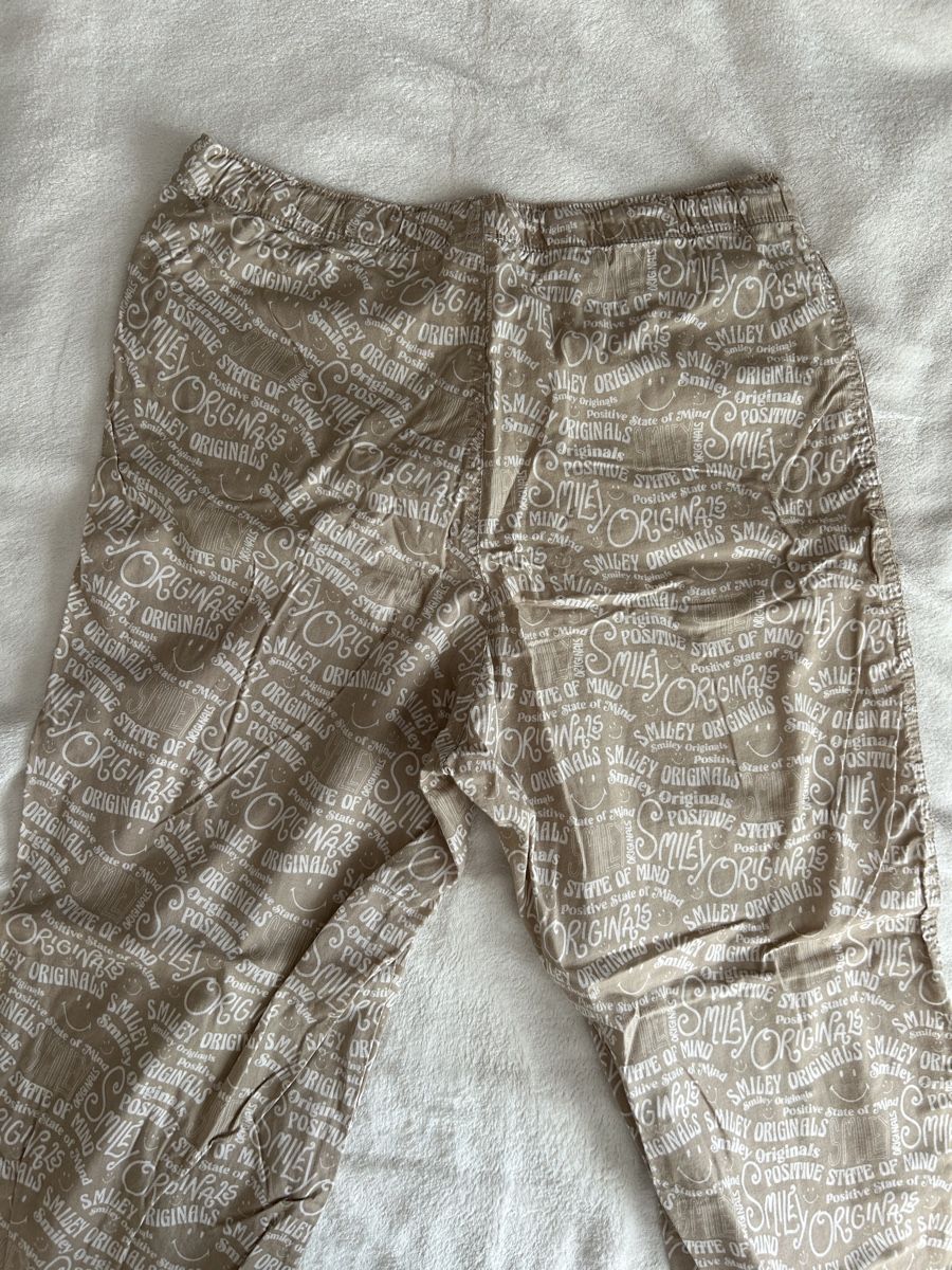 H&M Pantalons: Stoffhose Smiley H&M – D'occasion à Aarwangen par e_9x 2
