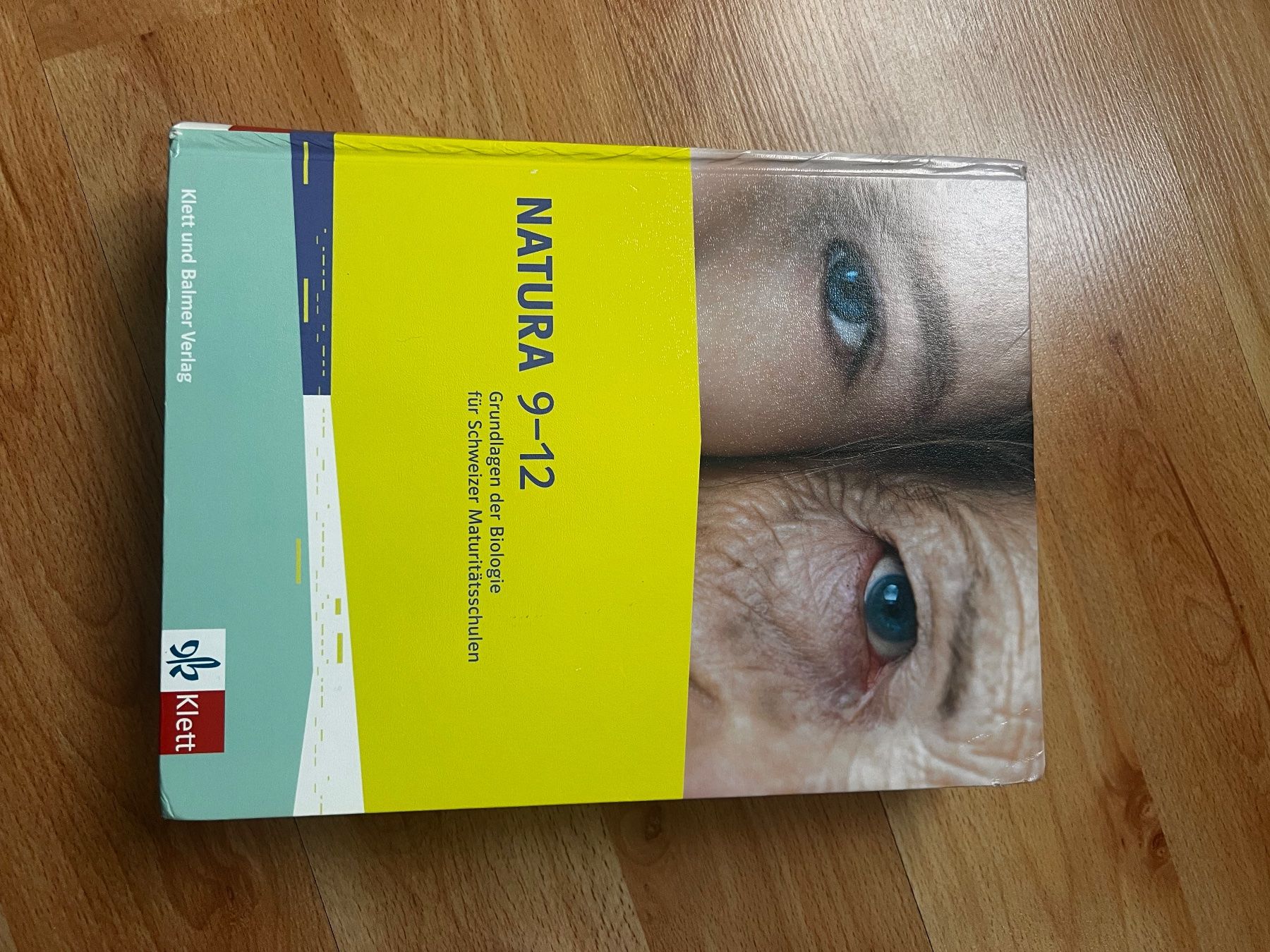 Livres: Biologie 9-12 – D'occasion à Dübendorf par sil_z8lq