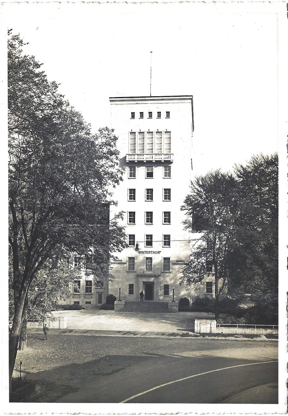 Cartoline postali: Winterthur,   Gebäude  der  Unfallversicherung – Usato da Bütschwil venduto da Jackson1A