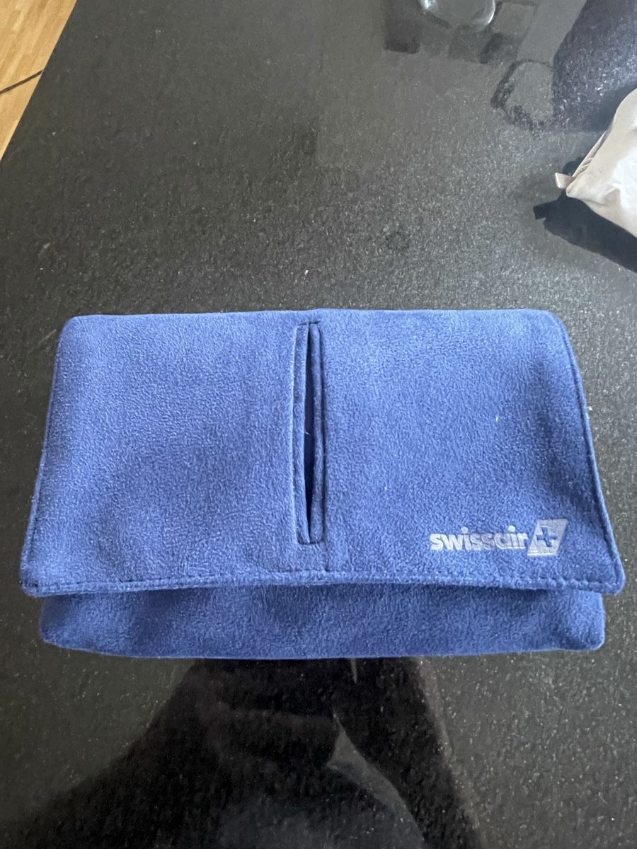 Swissair Borse: Swissair personal travel kit – Usato da Sennhof venduto da gio_79cw 1