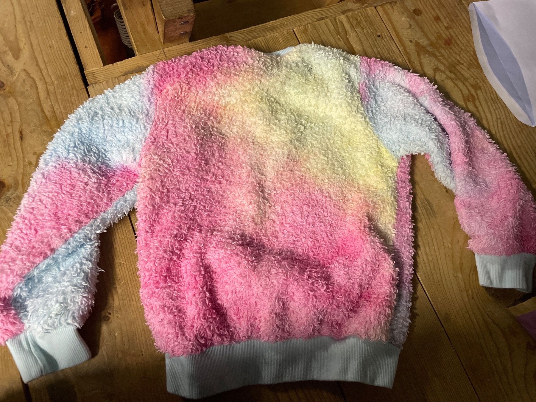 Maglioni & Felpe: Mädchen Regenbogen Pullover 122 Plüsch – Usato da Bergdietikon venduto da antovale 1