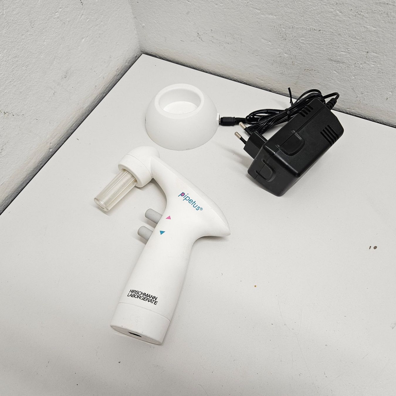 Accessori da laboratorio: Hirschmann Pipetus – Usato da Niederdorf venduto da LeptonAG_Labor