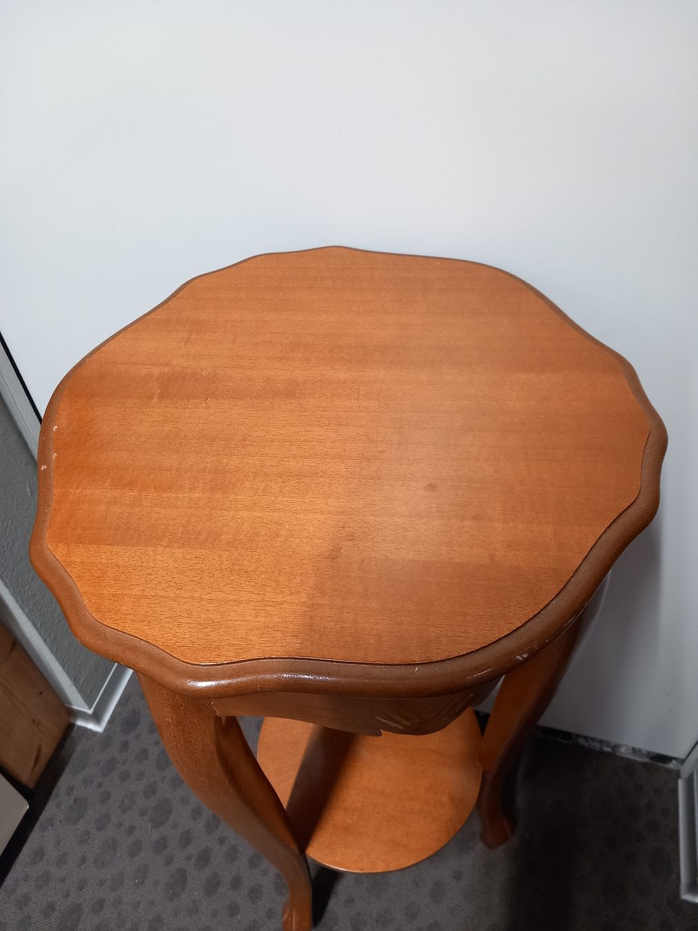 Altro in Decorazioni & Accessori: Antiker Blumen Hocker, Tisch, Regal, Holz – Usato da Gwatt (Thun) venduto da umwelt-brocki 1