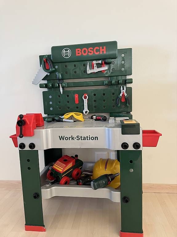 Werkbänke: BOSCH Werkbank – Gebraucht aus Herrliberg von Andreiarodrigues