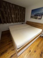 Praktisches 1.80m breites Bett mit Schubladen