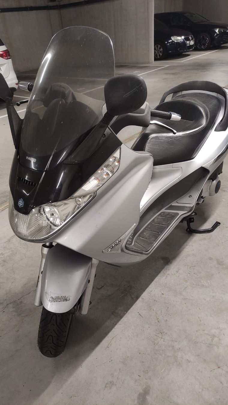 Piaggio Scooters: Piaggio x8 200ccm – Gebraucht aus Steffisburg von rtresch01 1