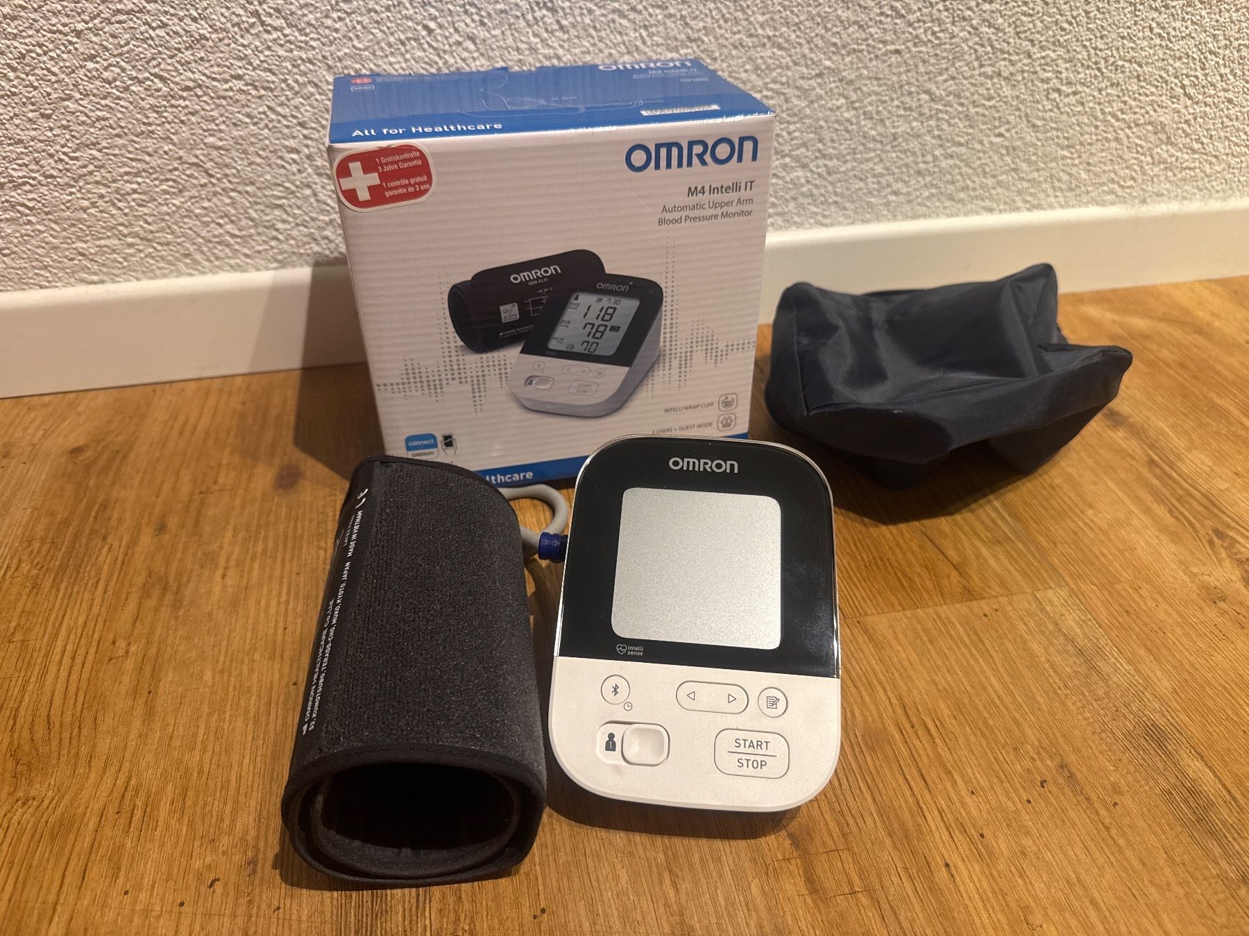 Omron Attrezzature mediche: Omron M4 Intelli IT Blutdruckmessgerät – Nuovo (secondo la descrizione) da Arosa venduto da Niiik217
