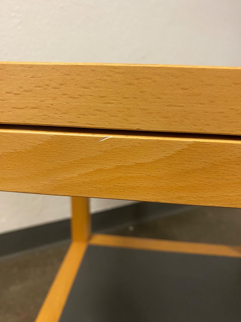 Tavoli: Couchtisch par3 mit Rollen – Usato da Zürich venduto da d-i-a-n-a 3