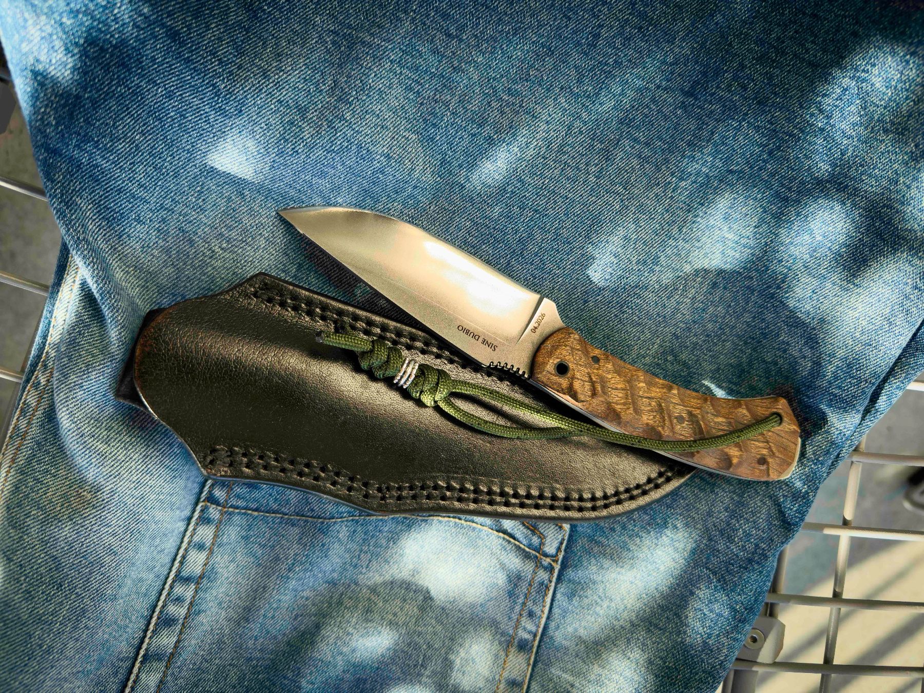 Accessori: Bushcraft Messer Unikat mit Nussbaum & Lederscheide – Nuovo (secondo la descrizione) da Reinach AG venduto da Rousseau_J 1
