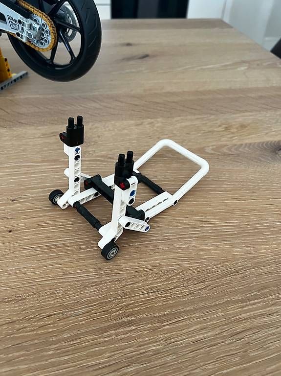 Jeux de construction: Lego BMW M 1000 RR – D'occasion à Oberwil-Lieli par Jo-Ke 2