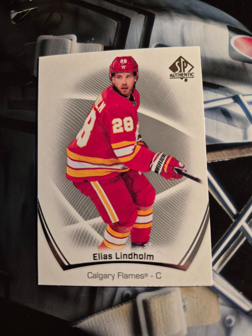 NHL Carte collezionabili: NHL Elias Lindholm Calgary Flames – Usato da Treiten venduto da Sauber73
