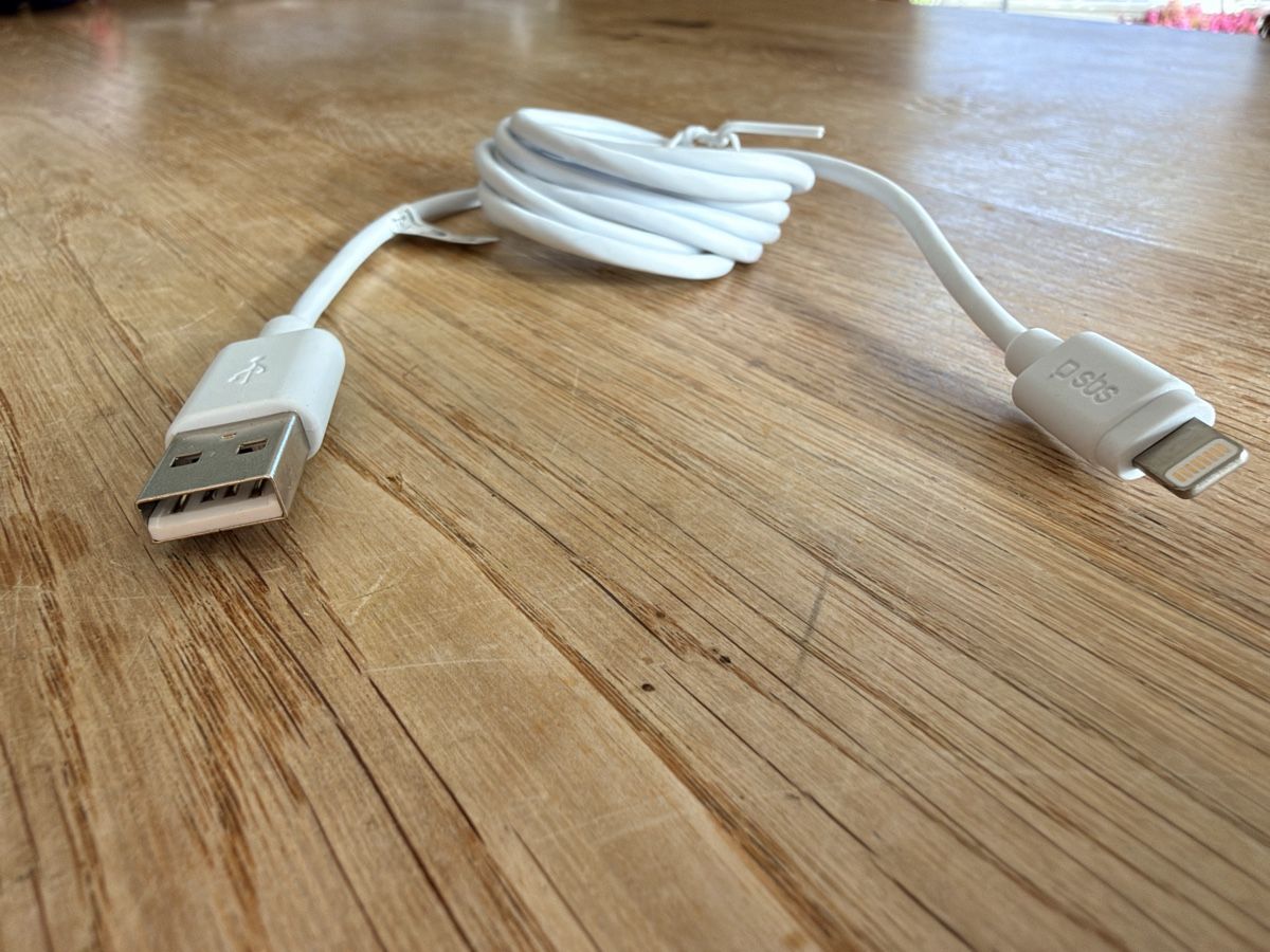 Cavi: Kabel - USB-A zu Lightning – Nuovo (secondo la descrizione) da Adligenswil venduto da anvil3001 1