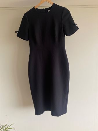 Elegantes Schwarzes Kleid Grösse 38