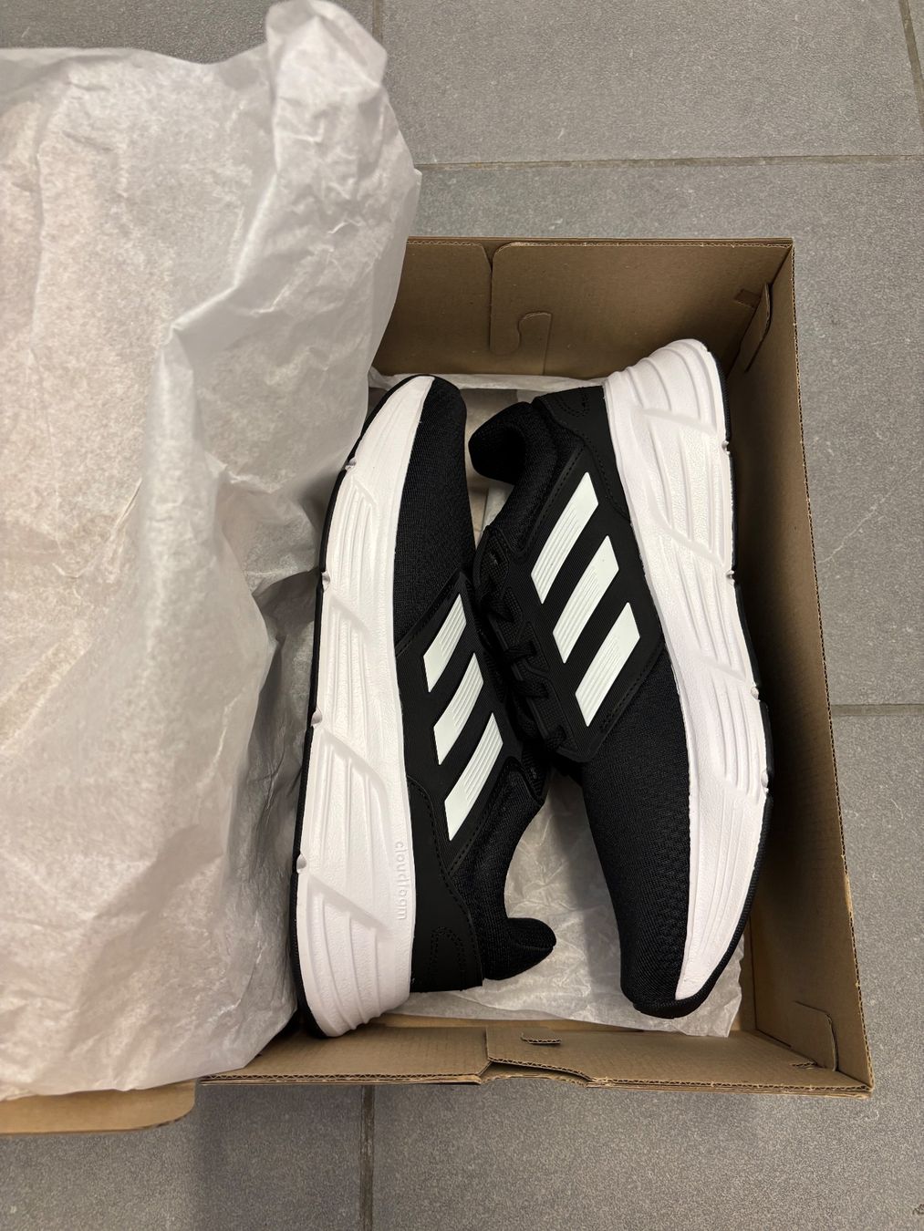 Adidas Herrenschuhe: Adidas Laufschuhe – Neu (gemäss Beschreibung) aus Zürich von mc__2kll 2