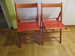2 Holz-Klappstühle NANKU, rot