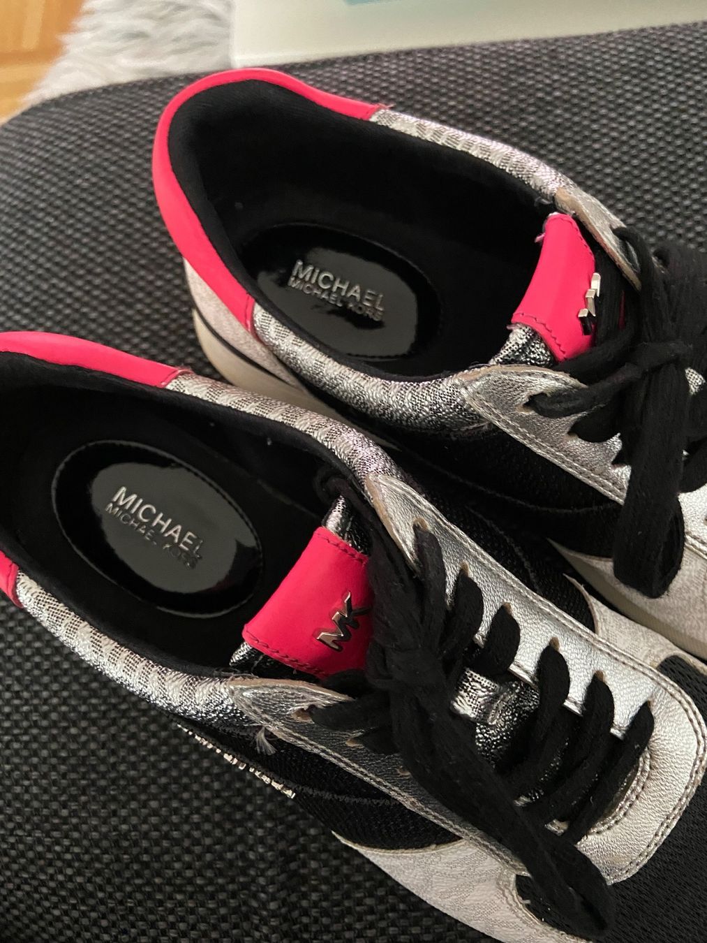 Michael Kors Scarpe da donna: Michael Kors Sneaker Gr 41 – Usato da Frenkendorf venduto da kokira 3